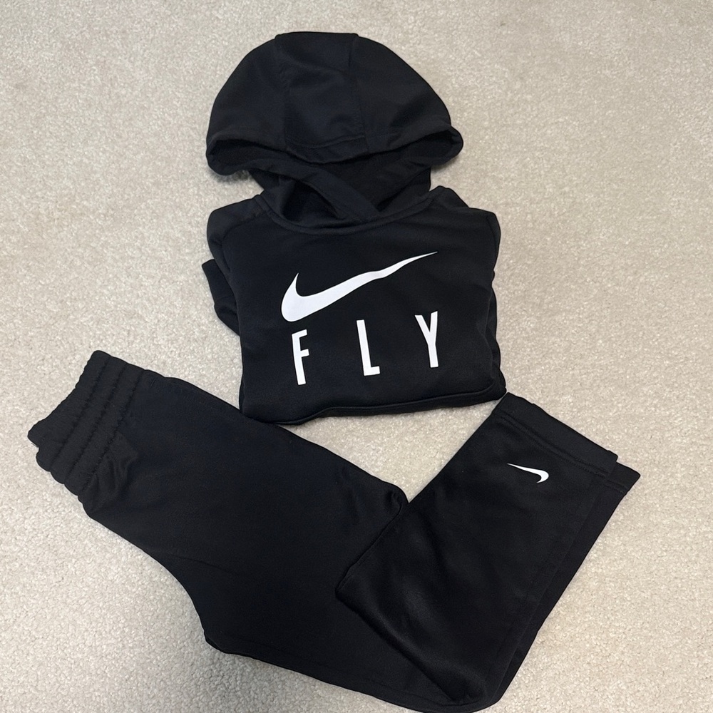 NWOT Nike Kids Black Fly Therma-FIT Set